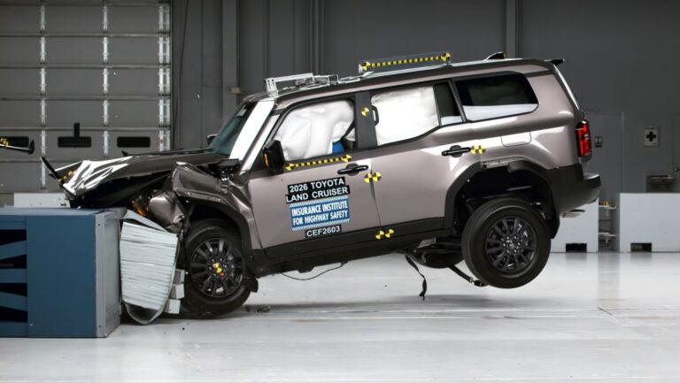 Toyota Land Cruiser 2026 неожиданно провалил один из ключевых тестов IIHS