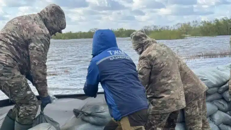 Петропавлда Есіл өзені қауіпті деңгейден асты