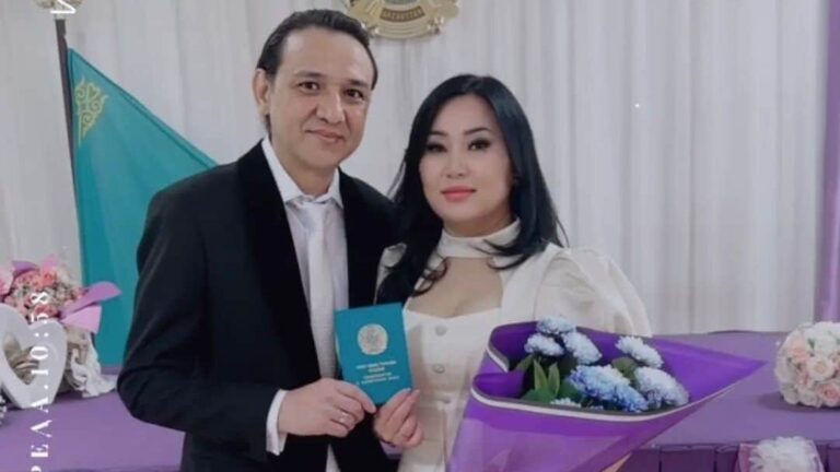 Әнші Ерболат Құдайберген жаңа әйелін көрсетті