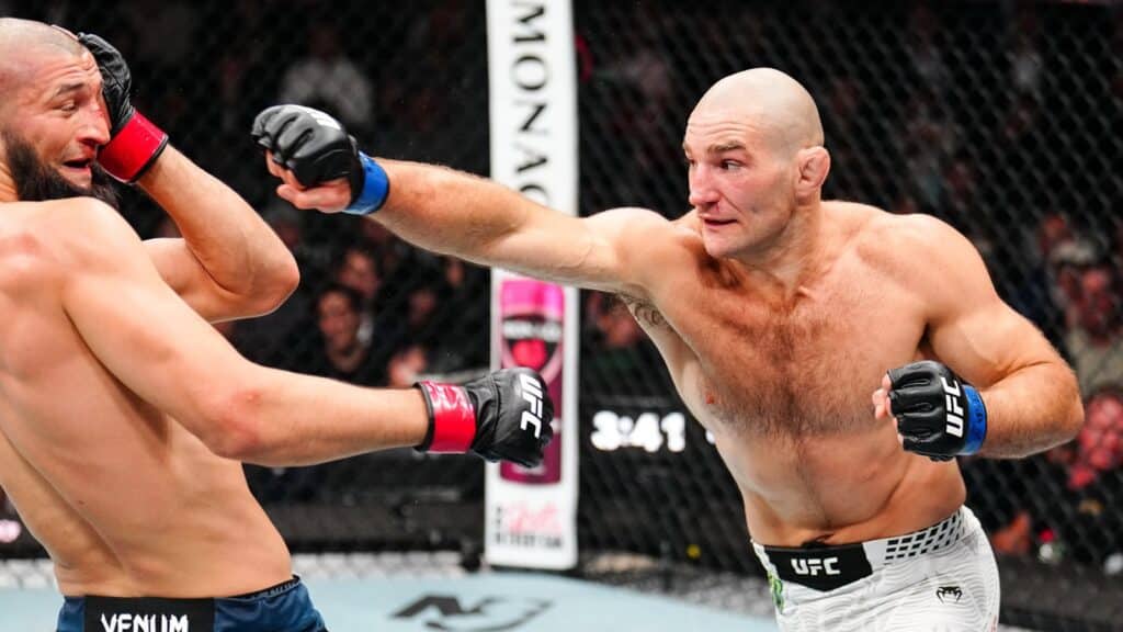 Брат Чимаева объяснил поражение Хамзата в титульном бою UFC