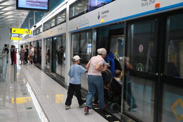 «Астане нужно было метро»: экономист оценил строительство второй ветки LRT