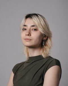 Юлия Петрова