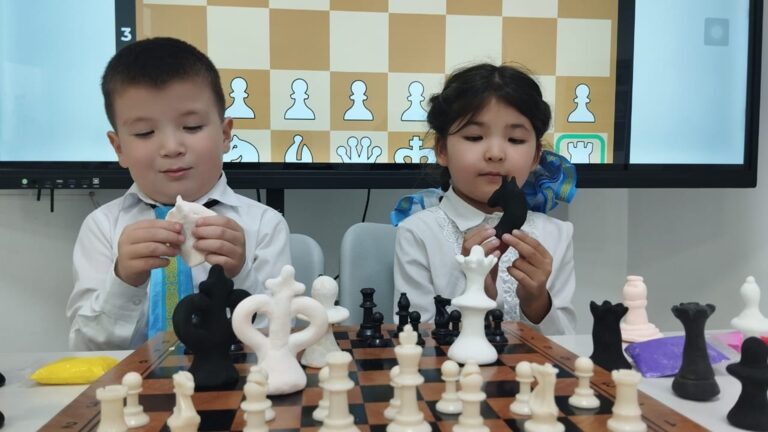 Қазақ мектебі FIDE-нің бас жүлдесін жеңіп алды