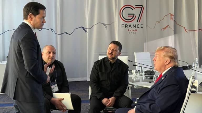Marco Rubio's oversized shoes are back in the spotlight at G7