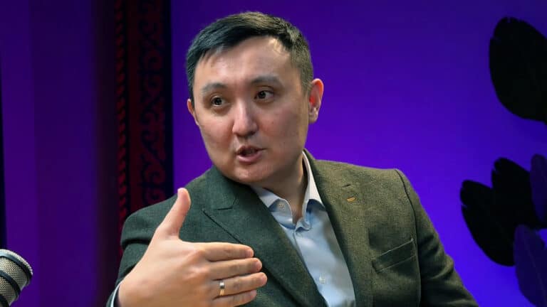 Элита мажилиса: политолог назвал семь депутатов, которые заслужили попасть в Курултай