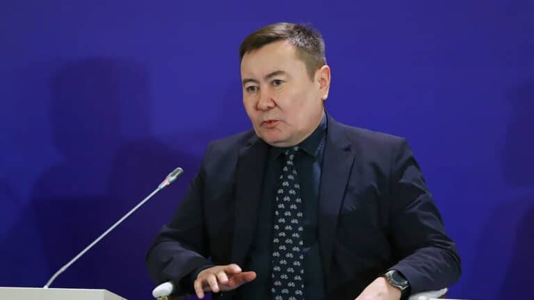 Amanat и «Әділет» могут объединиться: что из этого выйдет, объяснил политолог