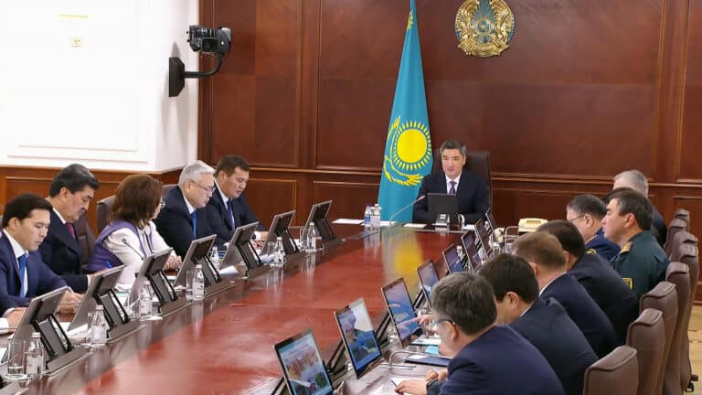 Бектенов назначил ответственных чиновников за цены и сервис на курортах