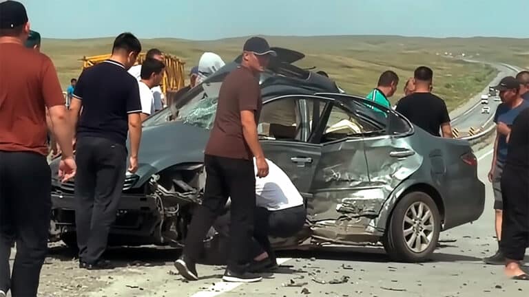 В Жамбылской области после столкновения Lexus и Tank 500 погиб водитель