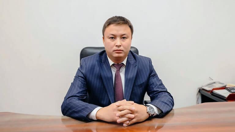 КНБ ведет расследование против замакима Атырау Меиржана Мукасова