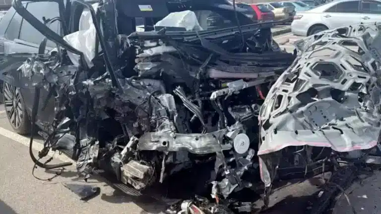 Семья погибшего в ДТП на Аль-Фараби отказалась от адвокатов