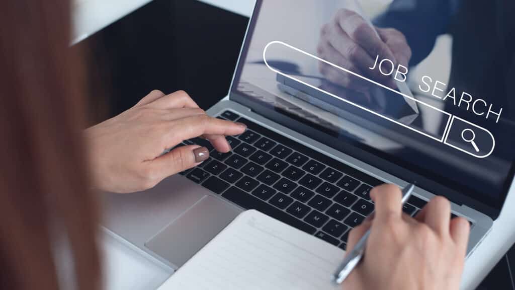 Казахстанцы смогут безопасно искать работу за границей