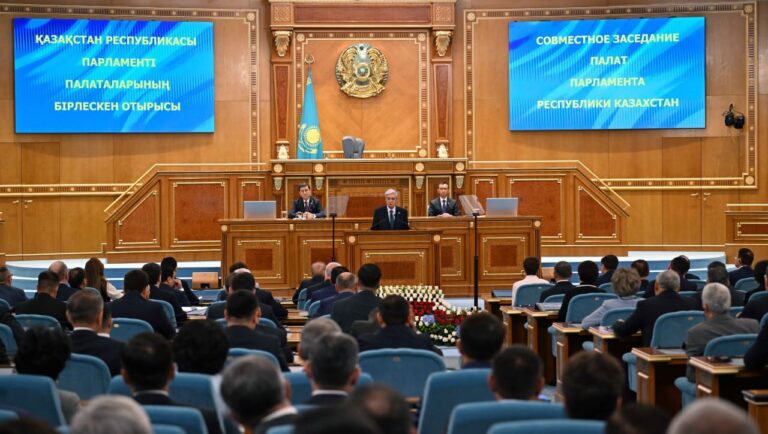Тоқаев: әлеуметтік мемлекетпіз деп, қаражатты талан-таражға салуға болмайды