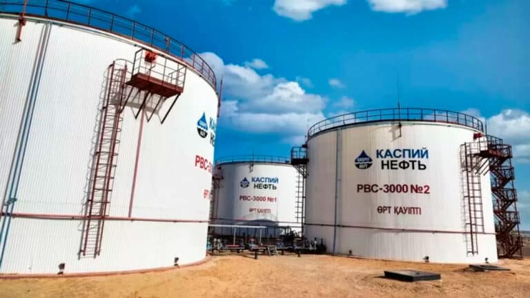 Компания из Атырау почти вдвое сократила продажи нефти в Швейцарию