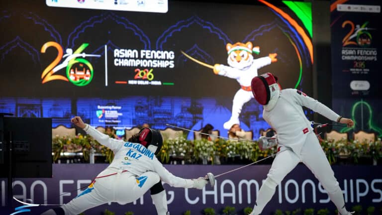 Команда казахстанских шпажисток выиграла бронзу чемпионата Азии