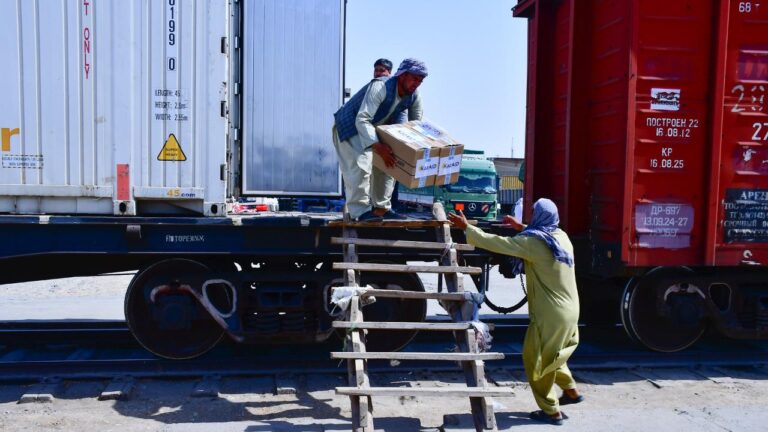 Қазақстан Ауғанстанға 319 тонна гуманитарлық көмек жіберді