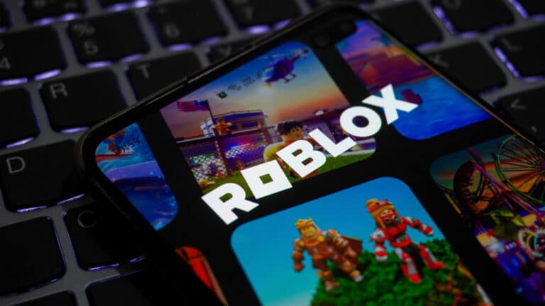 Roblox вновь стал доступен детям в России