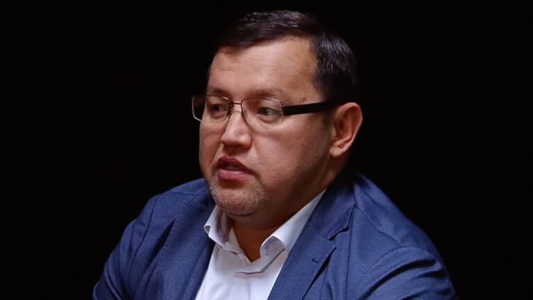 Экономист Худайбергенов раскритиковал новые реформы пенсионной системы