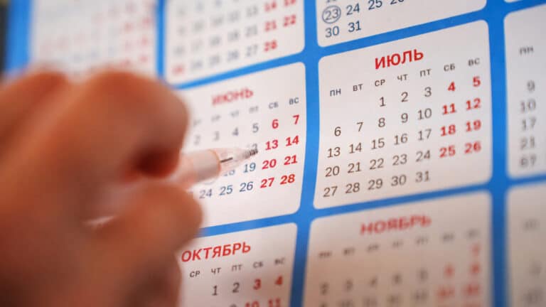 Как казахстанцы работают и отдыхают в июле 2026 года