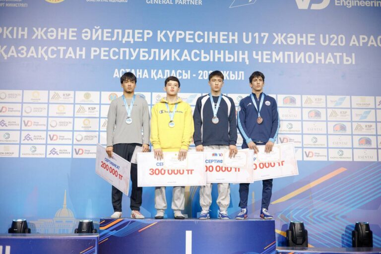 Казахстанские борцы добыли девять медалей чемпионата Азии U17 во Вьетнаме