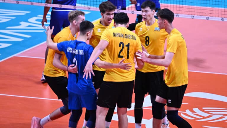 Казахстан, отыгравшись с 0:2, победил Австралию на Кубке наций
