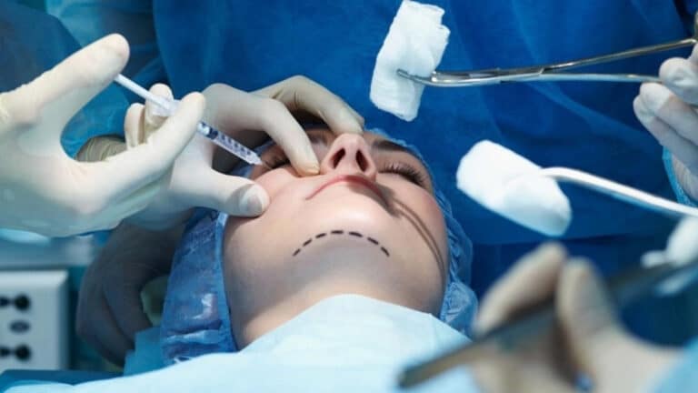 Депутат өлімінен кейін пластикалық ота жасайтын клиникалар жаппай тексеріледі