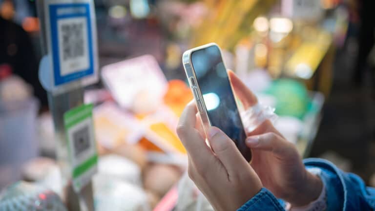Казахстанцы получат долгожданную возможность платить QR независимо от банка с 19 июля