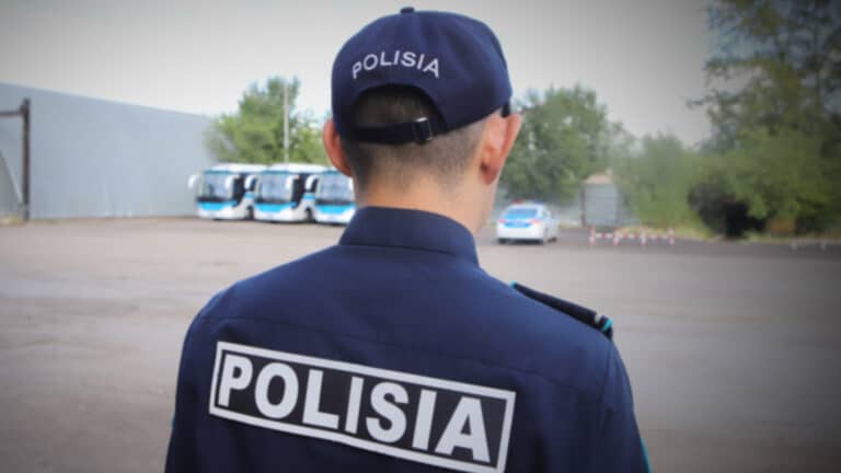 Снимал видео в полицейской форме: в Астане наказали блогера