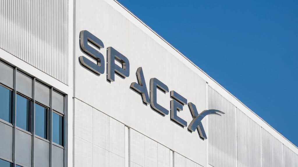 Акции SpaceX перед IPO компании начали торговаться на площадке Freedom / shutterstock, бильд-редактор: Адэлина Мамедова