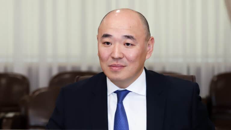 Шарлапаев рассказал казахстанцам, как добиться успеха в карьере