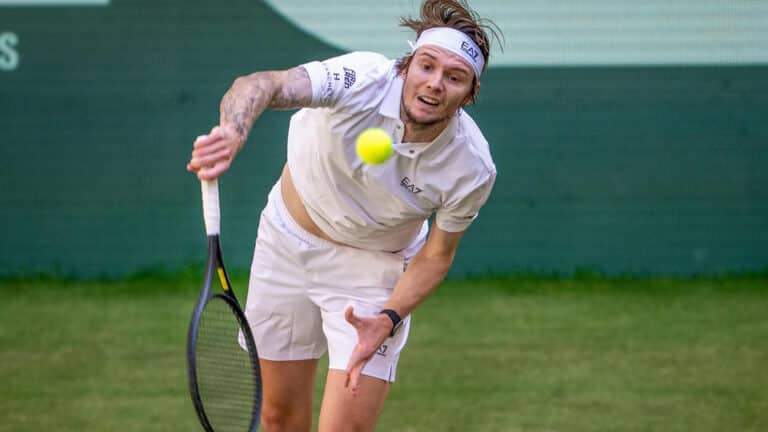 Александр Бублик на старте Уимблдона-2026 победил чемпиона Australian Open