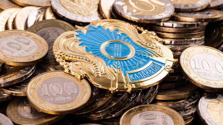 Торговля и услуги замедляются: что происходит с экономикой Казахстана