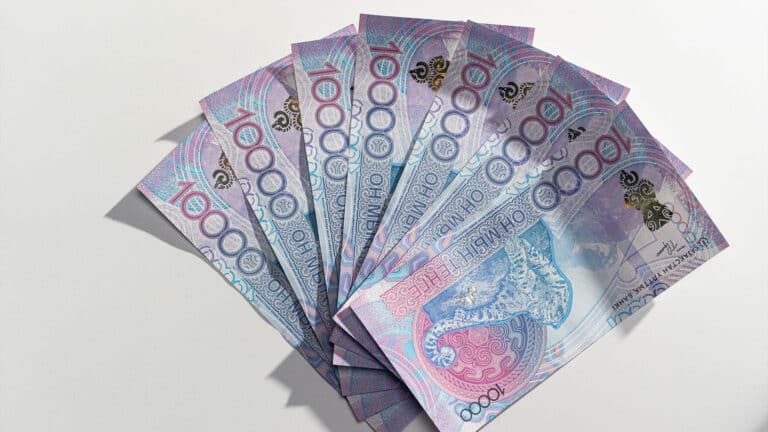 Казахстанцам вернули 2,1 миллиарда тенге долгов по зарплате