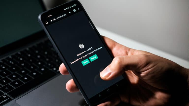 OpenAI раскрыла возраст самых активных пользователей ChatGPT в Казахстане