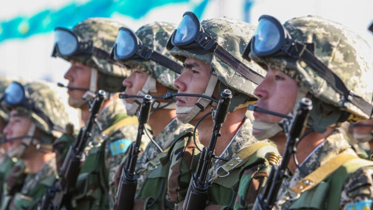 Призыв после военной кафедры: в Казахстане готовят изменения в законы
