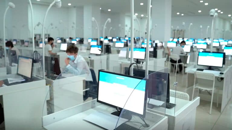 У школьника отобрали баллы после перепроверки видео с ЕНТ