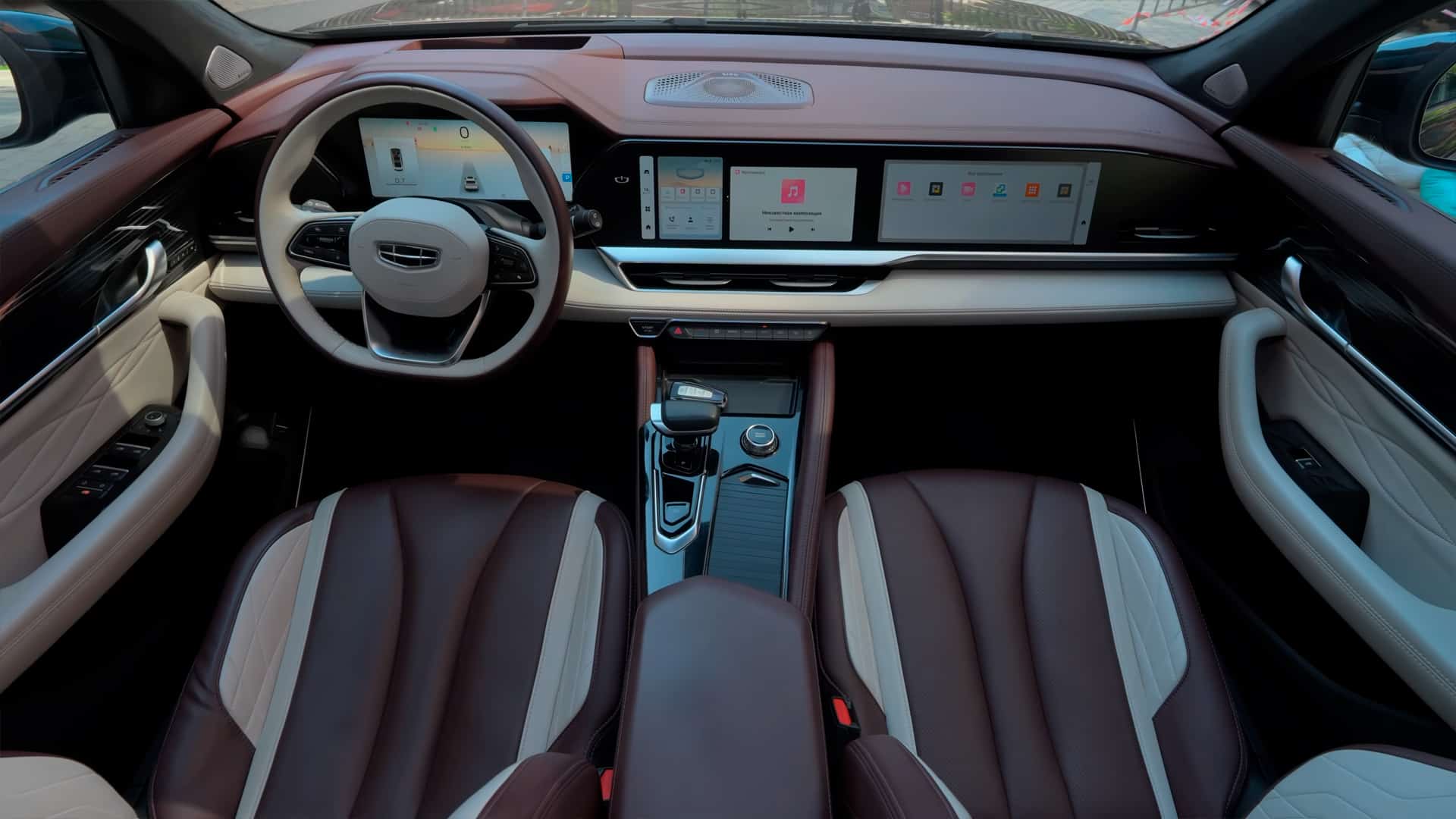 салон Geely Monjaro, салон джили монжаро