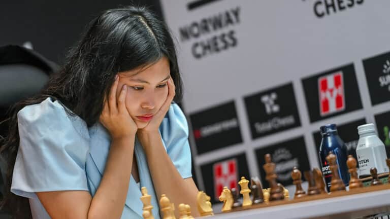 Бибисара Асаубаева упрочила лидерство на Norway Chess-2026