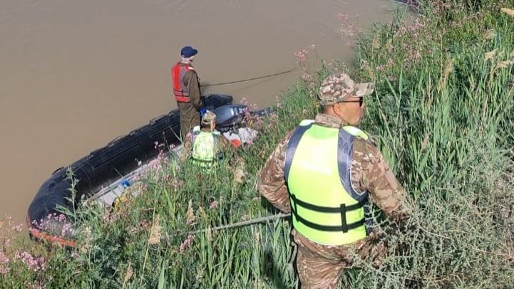 Дроны и водолазы вторые сутки ищут шестилетнюю Медину в Кызылординской области