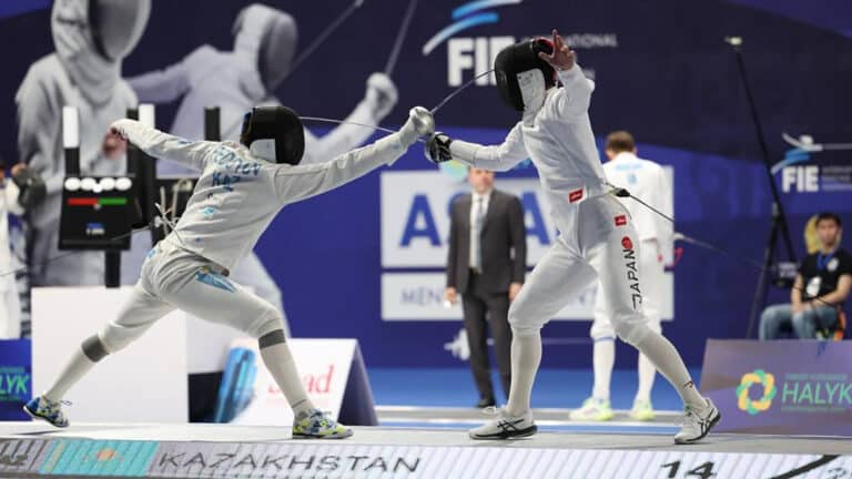 Сборная Казахстана по шпаге завоевала золото чемпионата Азии