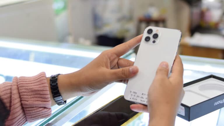 Продавцов обяжут показывать IMEI телефона до его покупки