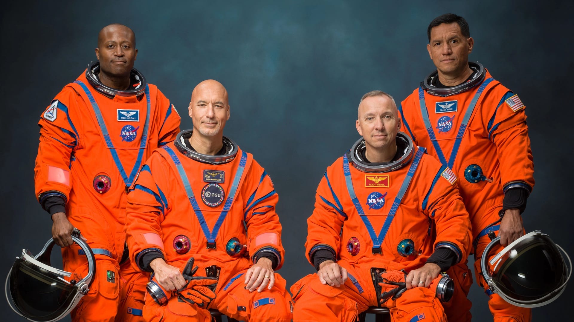 Артемида III миссиясы: NASA Айға ұшатын төрт ғарышкерді таныстырды