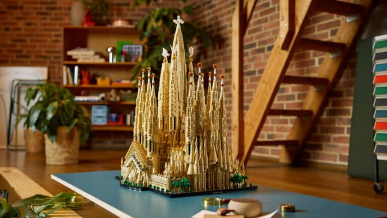 Lego өз тарихындағы ең үлкен конструктор жинағын нарыққа шығарды