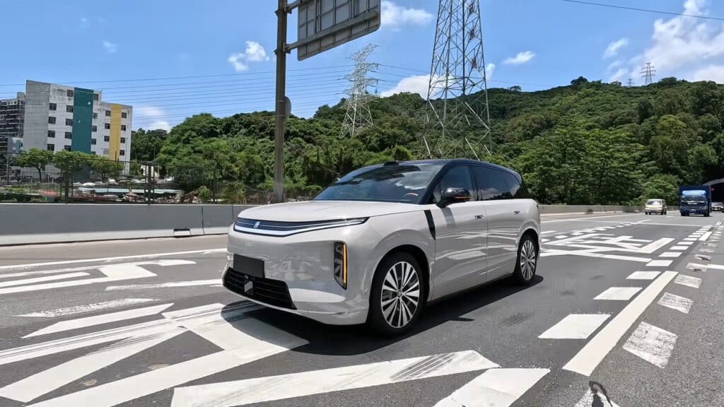«За эту цену – жирно»: блогер оценил новый флагман BYD с зарядкой за 9 минут