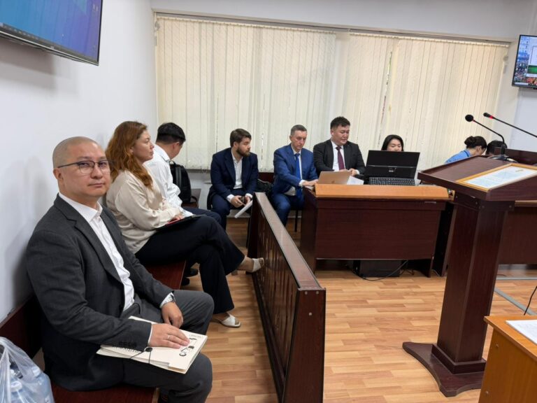 Асет Матаев и Амир Касенов оскорбили журналистку в суде по делу 