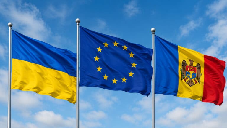 ЕС начинает переговоры о вступлении Украины и Молдовы после снятия вето Венгрии
