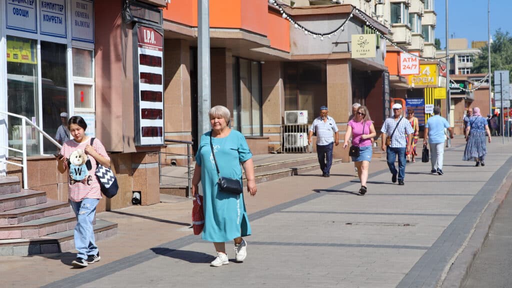 Әйелдер неге еркектерге қарағанда ұзағырақ өмір сүреді
