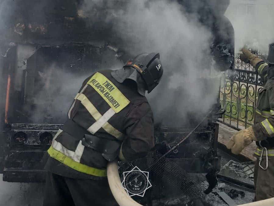 Автобус вспыхнул в центре Астаны