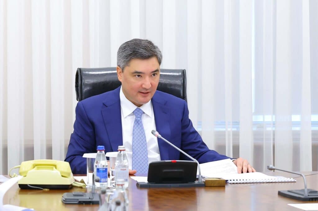 Бектенов Stadler вагондарын жеткізуді жеделдетуді талап етті