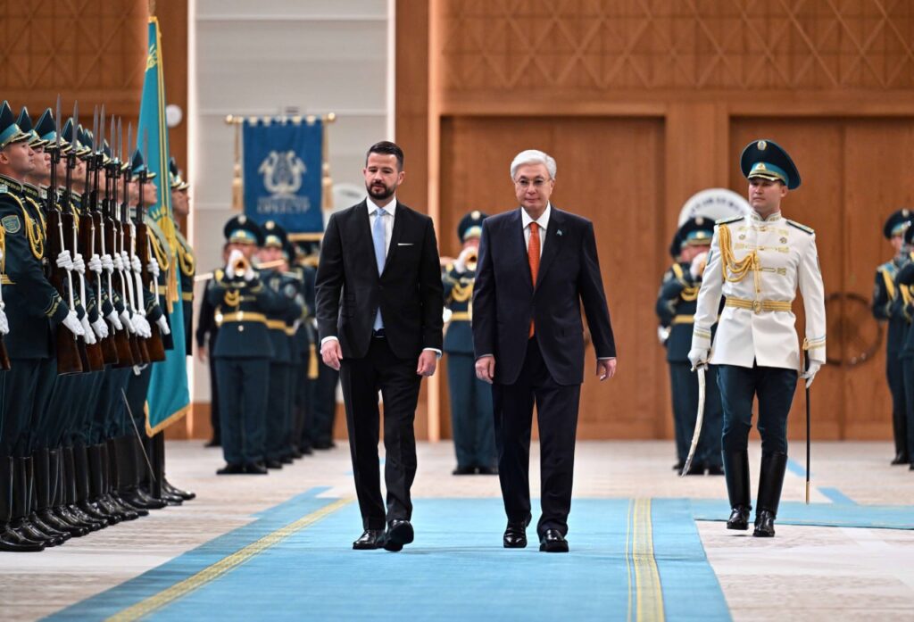 Тоқаев Тәуелсіздік сарайында Черногория Президентін қарсы алды