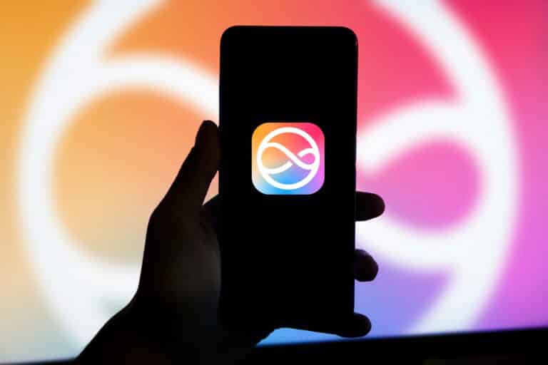 Apple представила новую Siri AI с технологиями Google